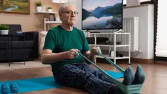 Pět účinných cviků pro seniory — jak bezpečně cvičit doma