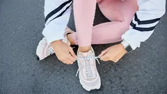 Díky těmto třem tipům vám přestanou nohy potit a obuv bude vonět svěžestí