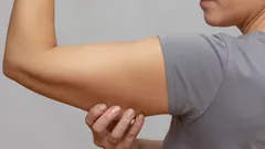 Sbohem tuku na pažích: tři jednoduchá cvičení, která zvládnete doma