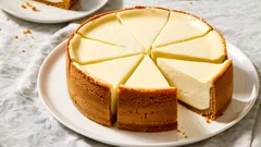 Jak připravit nejlepší domácí cheesecake s krémovou náplní