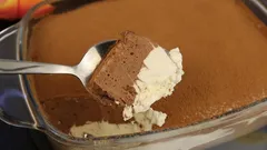 Jemný čokoládovo-smetanový mousse: dezert, který se rozplývá na jazyku