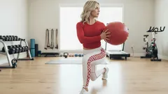 Přestaňte dělat prkno: Toto cvičení spaluje tuk mnohem efektivněji a vytváří krásnou postavu