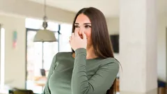 Proč ve vašem bytě cítíte zatuchlý zápach a jak ho za víkend odstranit?