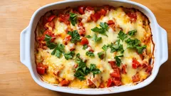 Rychlé zapečené těstoviny s kuřecím masem a rajčaty pro celou rodinu